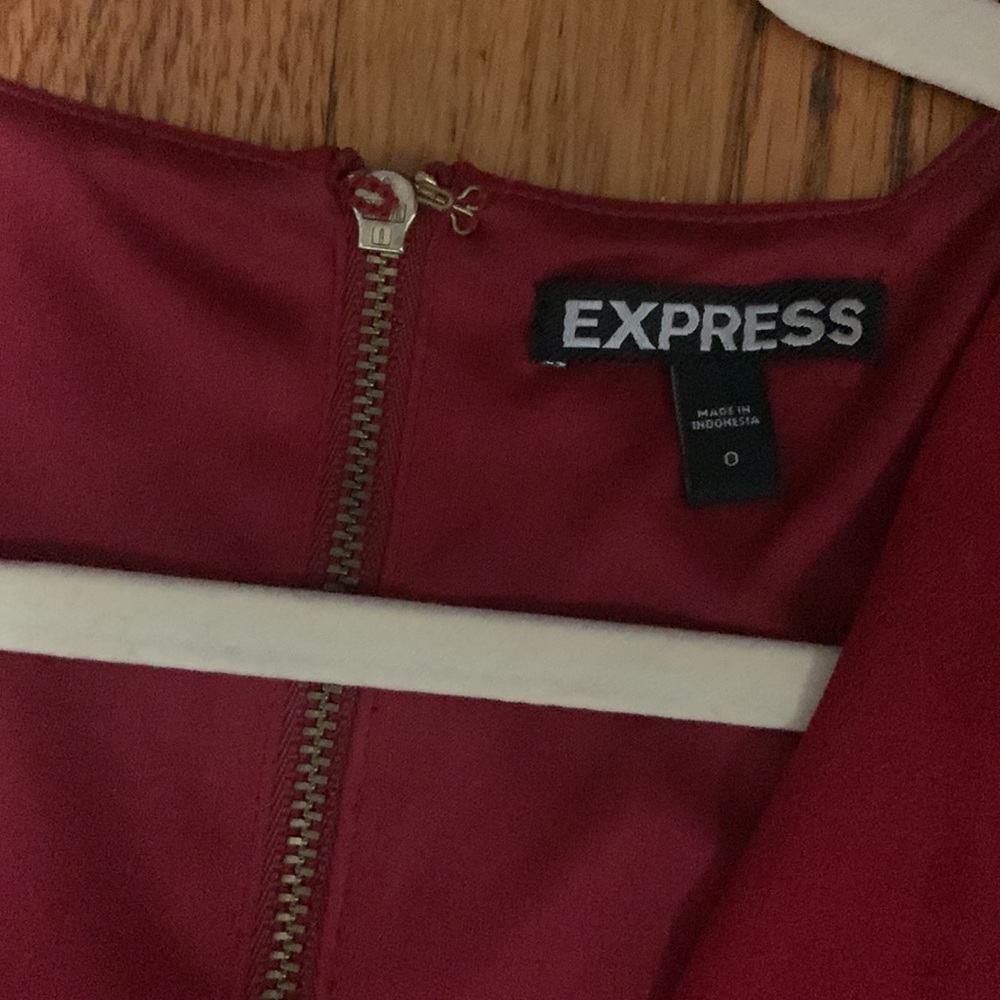 Express red shoulder cut out dress - Picture 4 of 5